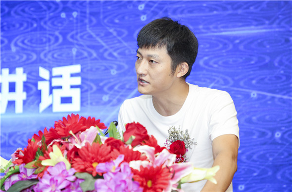 熱烈祝賀電子商務(wù)（全網(wǎng)新媒體)<a href=http://njxh.cn target=_blank class=infotextkey>專(zhuān)業(yè)</a>升級(jí)發(fā)布會(huì)暨新華淘寶大學(xué)青橙計(jì)劃啟動(dòng)儀式圓滿落幕！