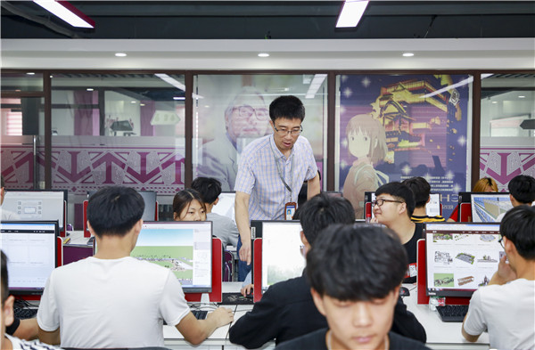 初中生讀什么電腦學校好？
