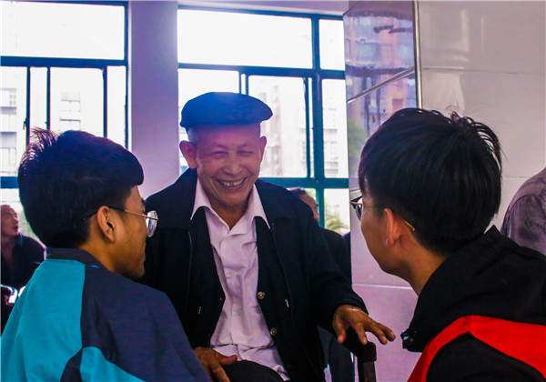 你我志愿心，傳遞敬老情——南京新華學(xué)子走進秣陵街道敬老院