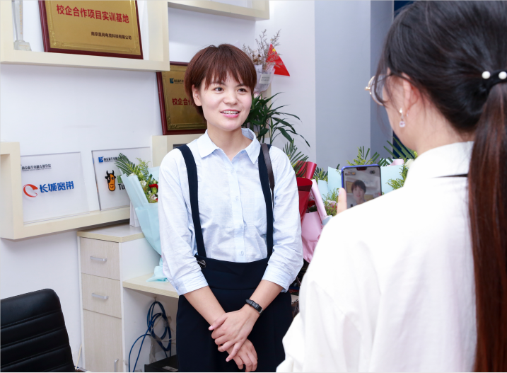 “有夢想就要為之努力，讓夢想綻放在行動力中”