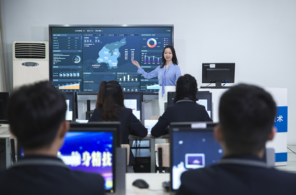 技校里面有什么<a href=http://njxh.cn target=_blank class=infotextkey>專業(yè)</a>？適合初中去學(xué)習(xí)么？