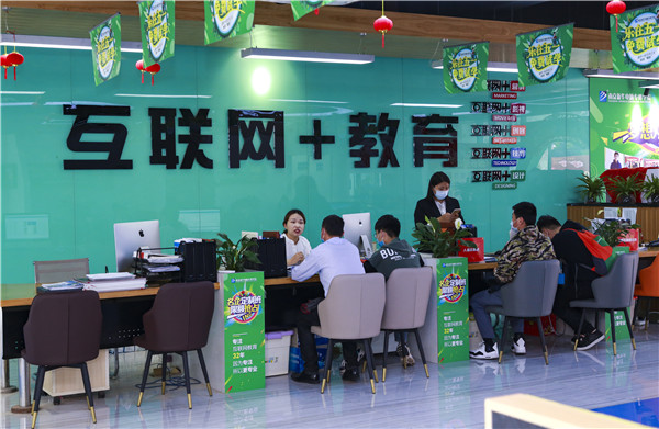 【南京新華五一試學營】試學火爆，歡迎新同學來到南京新華~