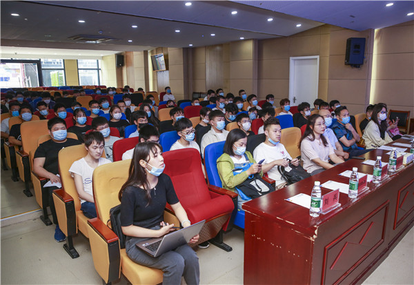 就業(yè)保障丨千企萬崗進校園，助力學子精準就業(yè)！