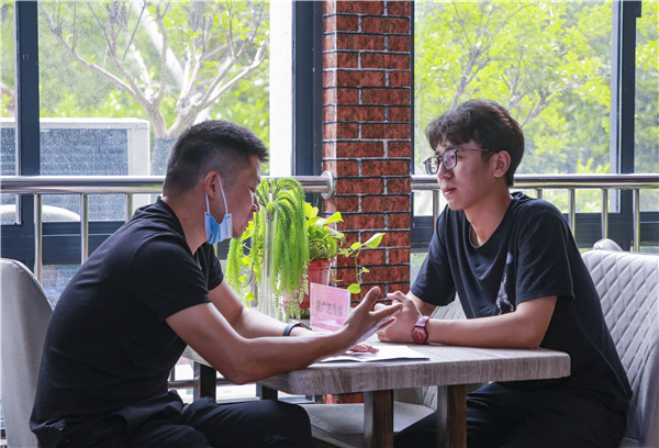 就業(yè)保障丨千企萬崗進校園，助力學子精準就業(yè)！