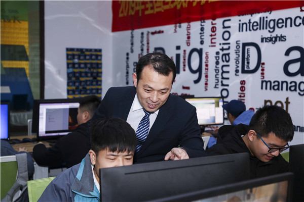 學(xué)什么IT<a href=http://njxh.cn target=_blank class=infotextkey>專業(yè)</a>好，自學(xué)or培訓(xùn)該如何選擇？