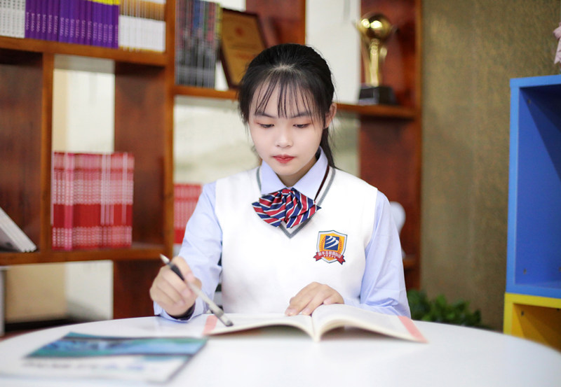 初<a href=http://njxh.cn target=_blank class=infotextkey>高中</a>女生學(xué)什么<a href=http://njxh.cn target=_blank class=infotextkey>專業(yè)</a>好？女生最吃香的互聯(lián)網(wǎng)熱門<a href=http://njxh.cn target=_blank class=infotextkey>專業(yè)</a>排名出爐！
