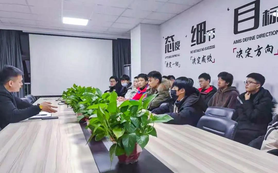 南京新華：試學(xué)營開班啦！一周試學(xué)助你榮耀起航！