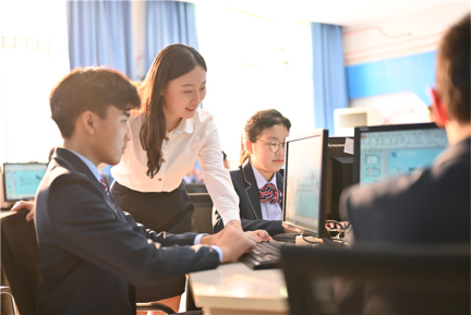 速來圍觀！知名演員直播探校，為高薪<a href=http://njxh.cn target=_blank class=infotextkey>專業(yè)</a>代言！