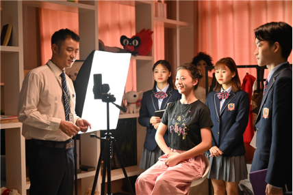 速來圍觀！知名演員直播探校，為高薪<a href=http://njxh.cn target=_blank class=infotextkey>專業(yè)</a>代言！