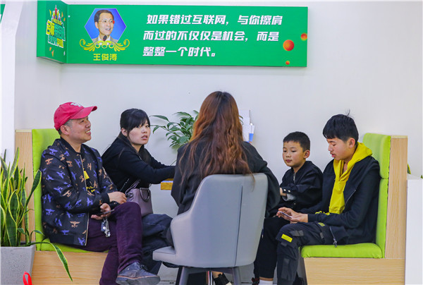 南京新華五一試學(xué)體驗周火爆開啟！