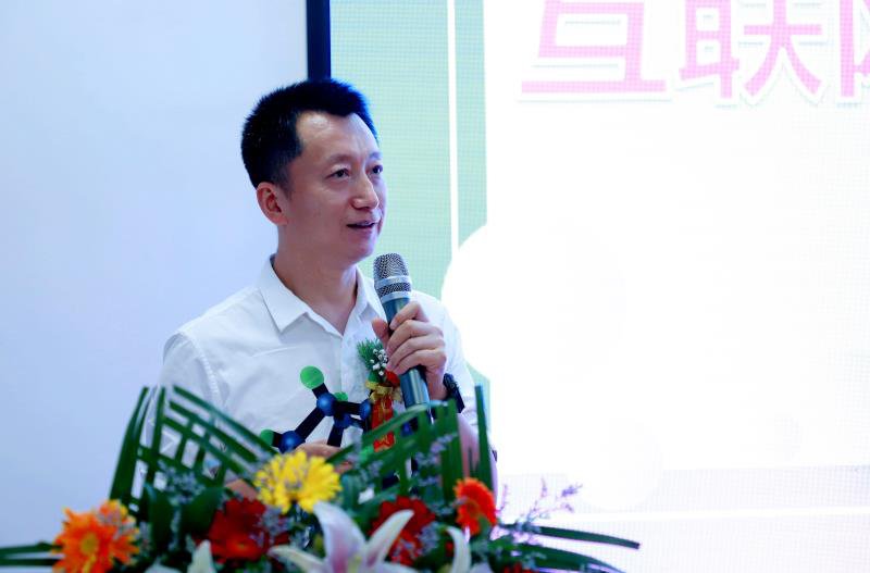 傳遞向上力量！新華電腦學(xué)?！独蠋焷砹恕?月繼續(xù)開講！