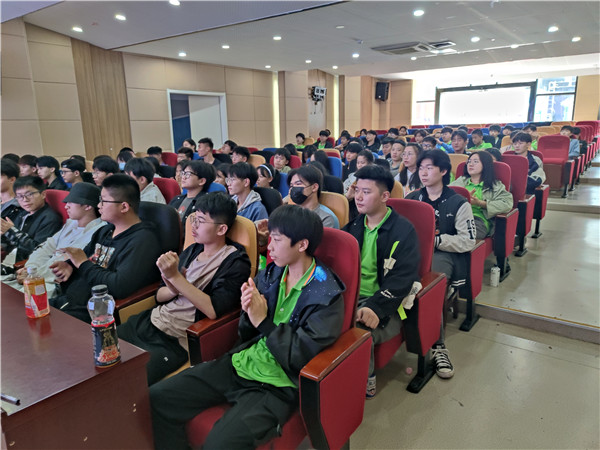 大咖進校園|把人生過成藝術，將藝術寫進人生