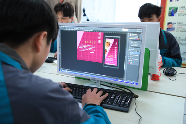 屢創(chuàng)新高！2021年新華學(xué)子薪資盤點