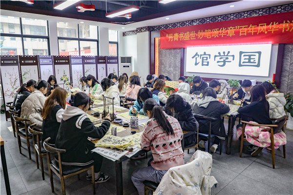 開學(xué)特輯|開學(xué)第一天，我們是這樣度過(guò)的