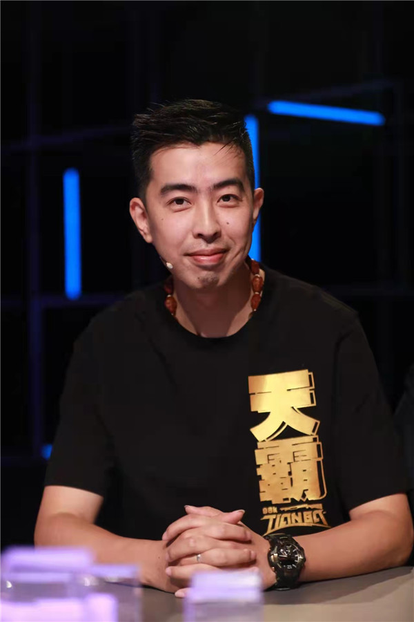 王者爭(zhēng)霸 限定名額！LGD俱樂(lè)部明星成員來(lái)新華啦！快來(lái)一戰(zhàn)高低