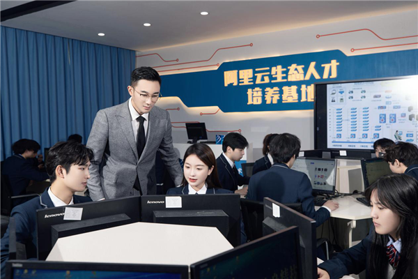 為什么新職教法引起社會(huì)熱議，新華帶你了解
