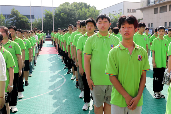 新生力量 向上成長(zhǎng)|南京新華2023年秋季新生軍事拓展訓(xùn)練暨國防主題教育系列活動(dòng)開訓(xùn)儀式正式啟動(dòng)