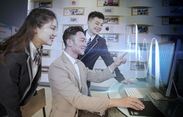 2020年學(xué)WEB前端開發(fā)專業(yè)的前景如何？