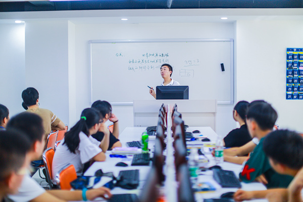 女孩子讀什么技校好？
