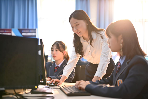 全案設(shè)計(jì)行業(yè)逆勢(shì)增長(zhǎng)，南京新華AI數(shù)字全案設(shè)計(jì)師專(zhuān)業(yè)賦能未來(lái)創(chuàng)意職場(chǎng)